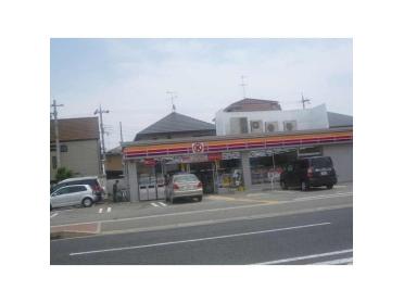 ファミリーマート伊丹鴻池店：215m