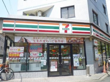 セブンイレブン世田谷下北沢店：123m