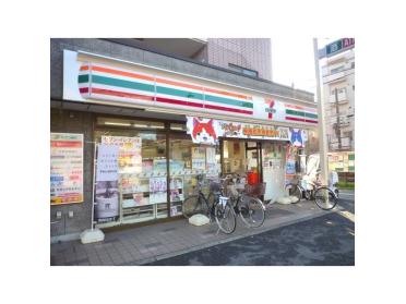 セブンイレブン世田谷松原駅前店：70m