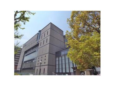 大阪市立中央図書館：1040m