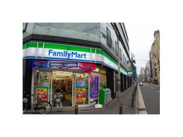 ファミリーマート江戸堀三丁目店：111m