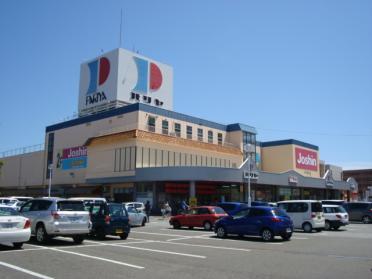 Pマートサンペデック店：995m