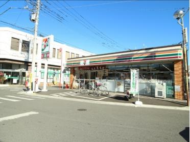 セブンイレブン鶴ヶ島駅東口店：183m