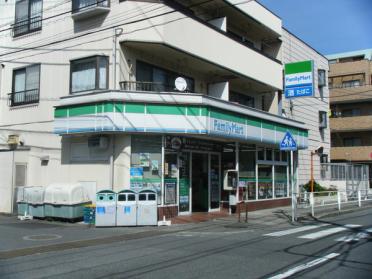 ファミリーマート川崎坂戸店：147m