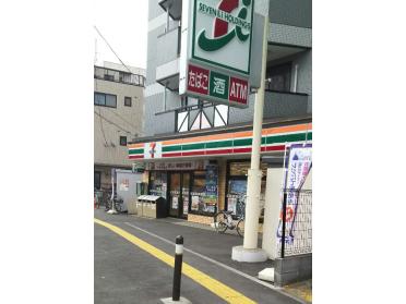 セブンイレブン川崎二子店：64m