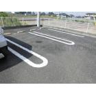 2重白線の駐車スペース