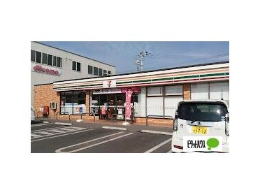 セブンイレブン小山西城南5丁目店：893m