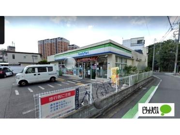 ファミリーマート赤羽北三丁目店：521m