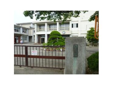 南足柄市立岡本中学校：1327m