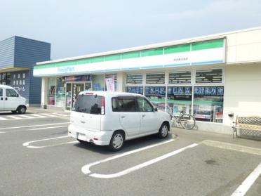 ファミリーマート南足柄沼田店：494m