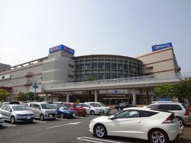 ウエルシア小田原堀之内店：434m