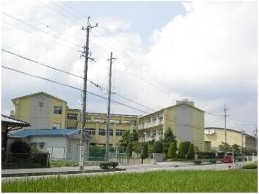 岡崎市立六ッ美西部小学校：434m