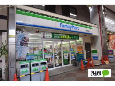 ファミリーマート桃谷駅東店：122m