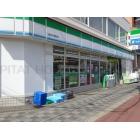 ファミリーマート東淀川駅北店：150m