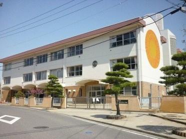 富田東小学校：1300m