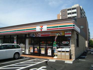 セブンイレブン八王子松木店：864m