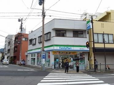 ファミリーマート長崎平和町店：283m