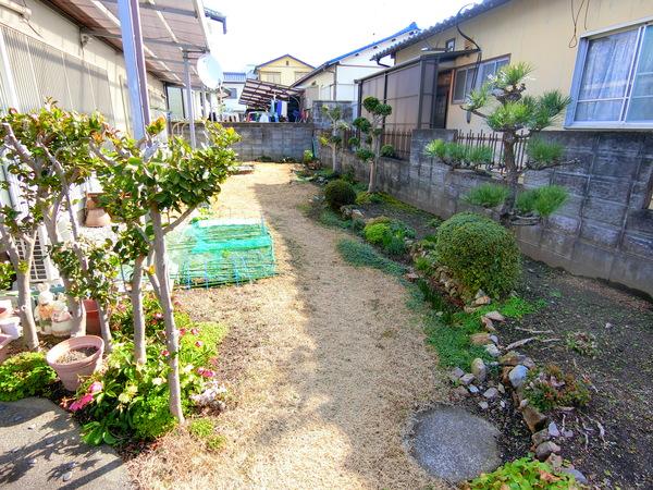 庭部分の日当りも良好
