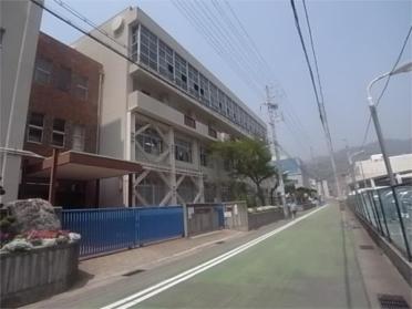 神戸市立本山南小学校：322m