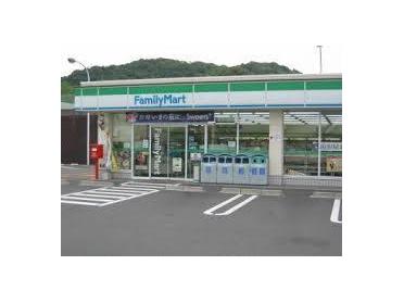 ﾌｧﾐﾘｰﾏｰﾄ 滝山町店：304m