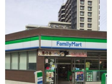 ファミリーマート 緑地公園駅東店：507m