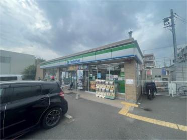 ﾌｧﾐﾘｰﾏｰﾄ 吹田江坂五丁目店：344m