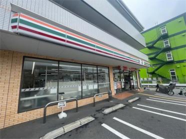 ｾﾌﾞﾝｲﾚﾌﾞﾝ 吹田川岸町店：1878m