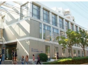 私立神戸山手短期大学：696m