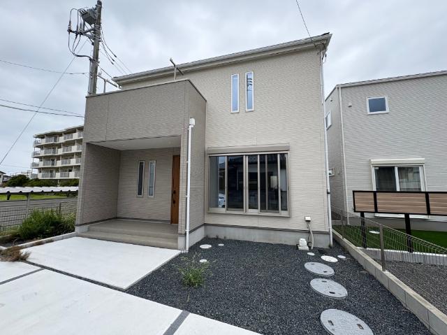 JR巖根駅まで徒歩12分で、通勤・通学楽々です。
