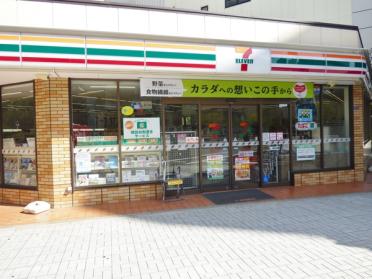 セブンイレブン大阪福島6丁目北店：148m