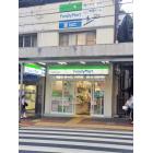 ファミリーマート大森駅西口前店：197m