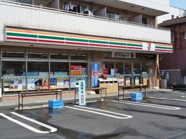 セブンイレブン大田区西蒲田店：171m