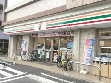 セブンイレブン大田区東六郷2丁目店：183m