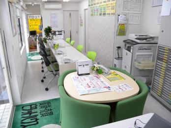 明るく整理整頓された店内です!
