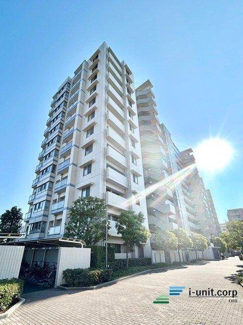 リビング20帖以上の広々4LDKの物件です。