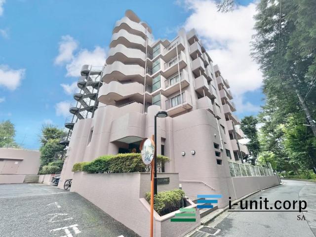 京成松戸線 「常盤平」 駅から徒歩10分です。