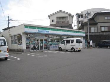 まるたか生鮮市場 駅前店：662m