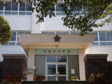 諫早市立真津山小学校：787m