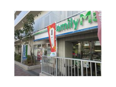 ファミリーマート恵比寿ガーデンプレイス店：159m