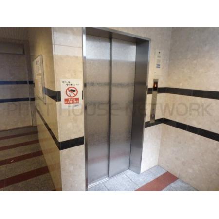 ラ・フォンテ甲東園 部屋写真13 エレベーター完備