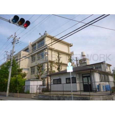 仁川町１丁目貸家 部屋写真1 【小学校】西宮市立段上小学校まで1120