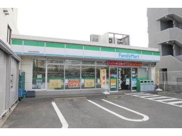 ファミリーマート桜本町駅前店：43m