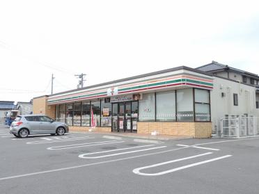 セブンイレブン半田稲荷町店：446m