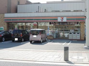 セブンイレブン知多半田駅前店：315m