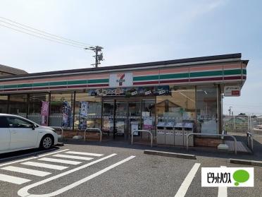 セブンイレブン常滑榎戸店：677m