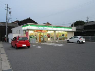 ファミリーマート常滑栄町店：696m