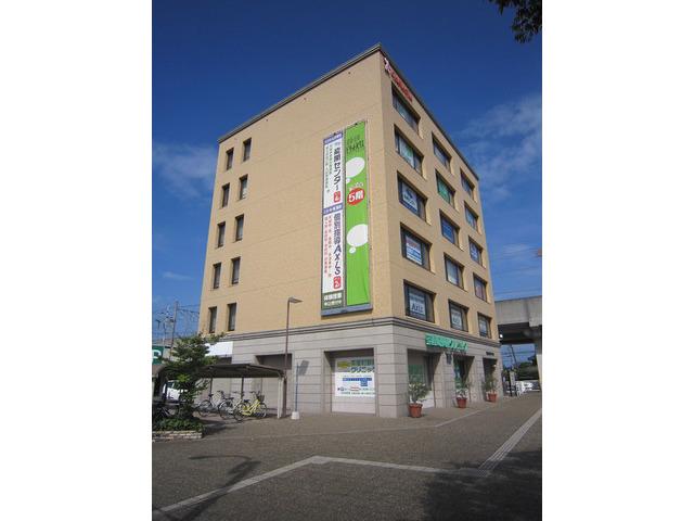 建物外観写真です。<br />5階が当社事務所です。