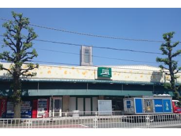 Fuji伊勢町店：304m