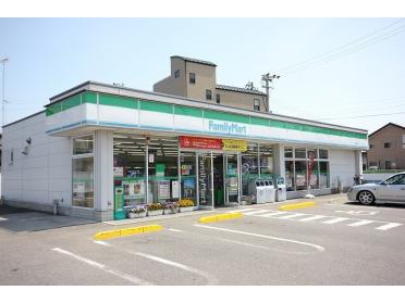 ファミリーマート小松島横須店：409m