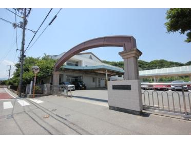 徳島市立津田小学校：661m